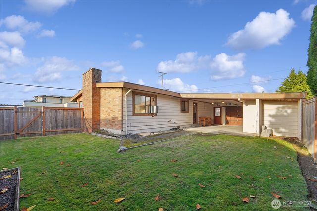 1014 4th Street W, Kirkland, WA 98033