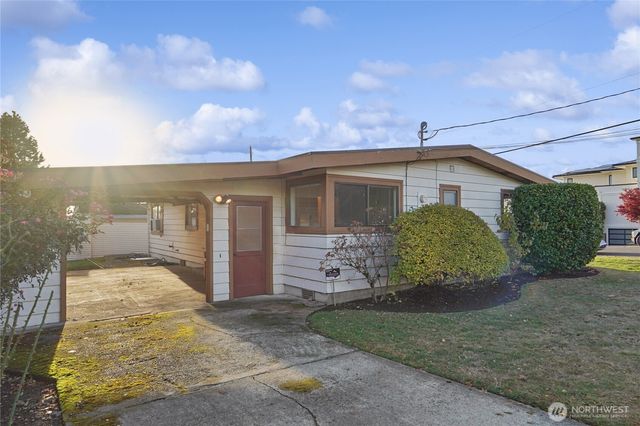 1014 4th Street W, Kirkland, WA 98033