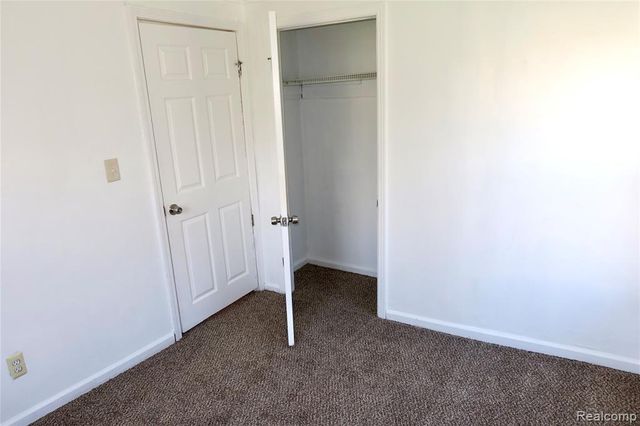 24100 Berry Avenue, Warren, MI 48089