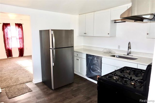 24100 Berry Avenue, Warren, MI 48089