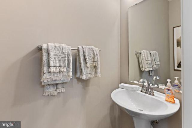 8 REGENT CIRCLE, Hagerstown, MD 21742