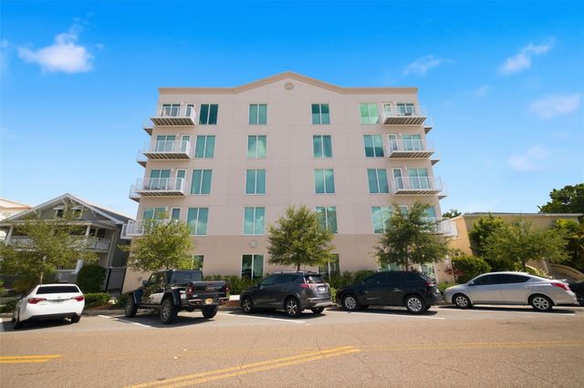 644 3RD AVENUE S 403, St Petersburg, FL 33701