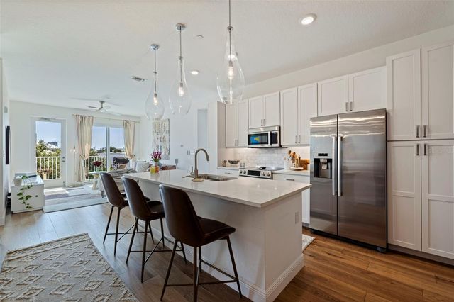 644 3RD AVENUE S 403, St Petersburg, FL 33701