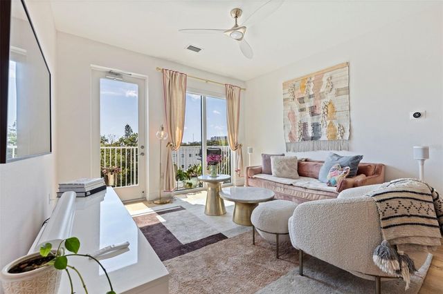 644 3RD AVENUE S 403, St Petersburg, FL 33701