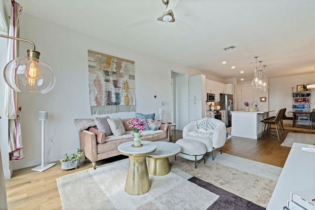 644 3RD AVENUE S 403, St Petersburg, FL 33701
