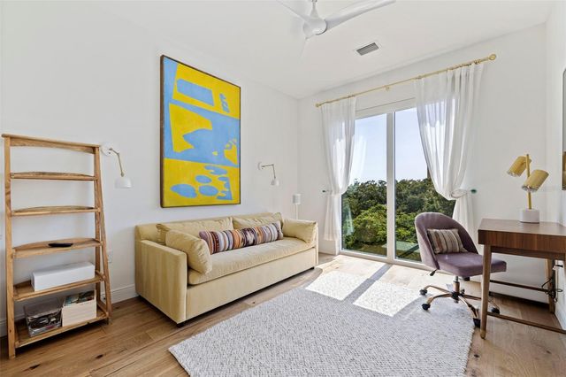644 3RD AVENUE S 403, St Petersburg, FL 33701