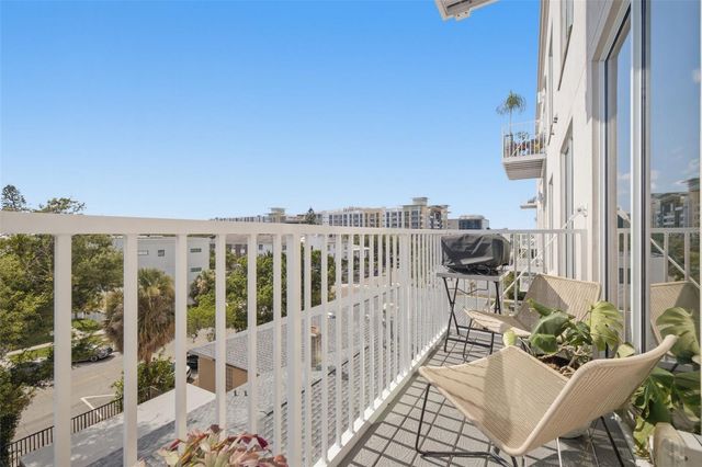 644 3RD AVENUE S 403, St Petersburg, FL 33701