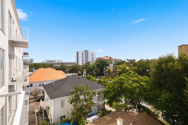 644 3RD AVENUE S 403, St Petersburg, FL 33701