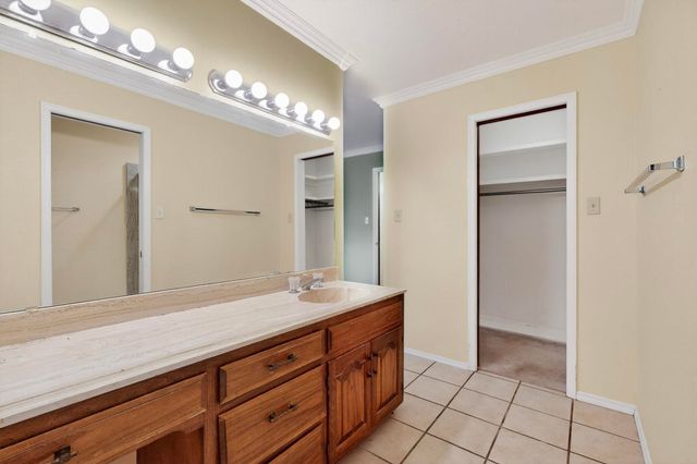 8701 Spain Road NE, Albuquerque, NM 87111