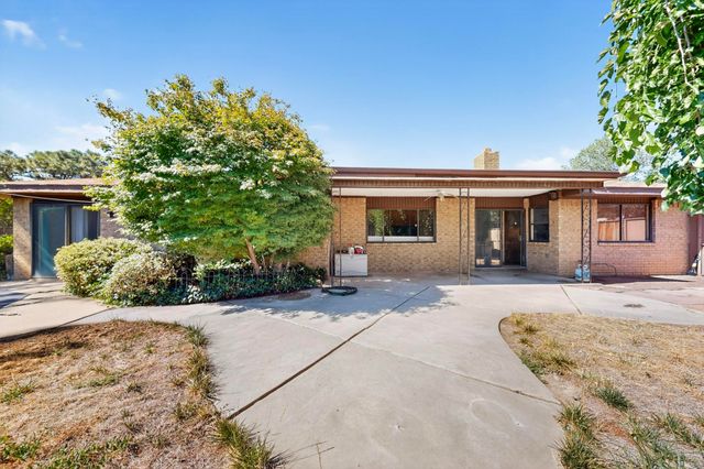 8701 Spain Road NE, Albuquerque, NM 87111