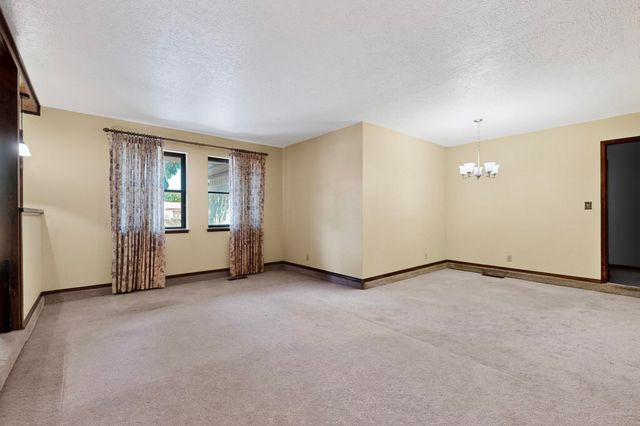 8701 Spain Road NE, Albuquerque, NM 87111