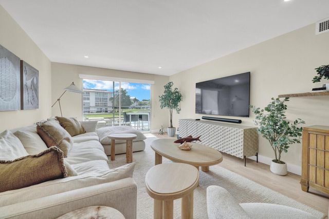3005 Portofino Isle N2, Coconut Creek, FL 33066