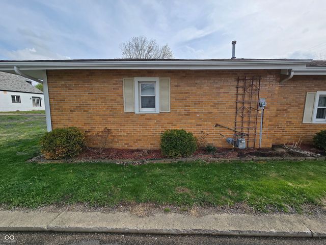 1403 Madison Road, Elwood, IN 46036