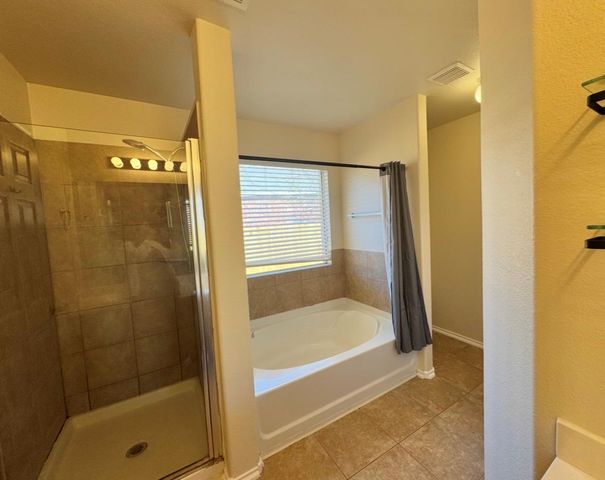 104 Gettysburg LOOP, Elgin, TX 78621