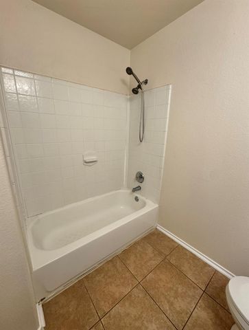 104 Gettysburg LOOP, Elgin, TX 78621