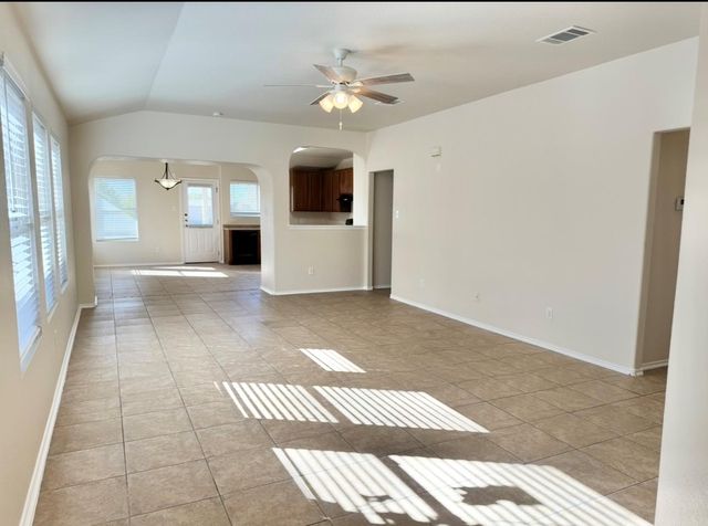 104 Gettysburg LOOP, Elgin, TX 78621