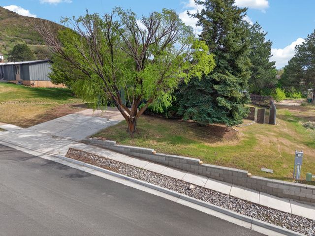 2972 E ORSON F DR, Layton, UT 84040