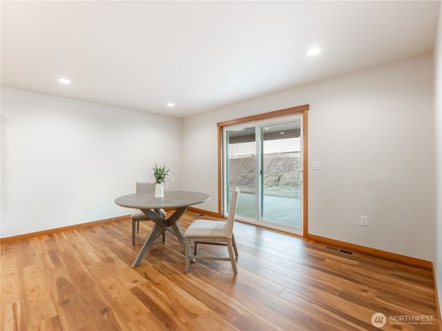 811 N Newport Loop, East Wenatchee, WA 98802