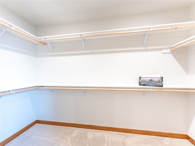 811 N Newport Loop, East Wenatchee, WA 98802