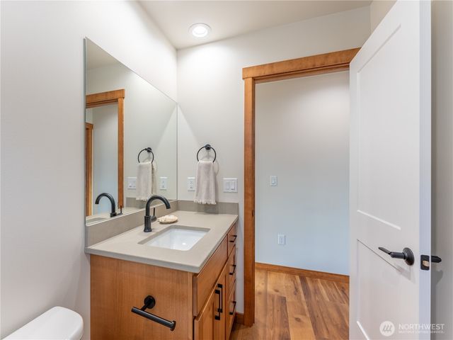 811 N Newport Loop, East Wenatchee, WA 98802