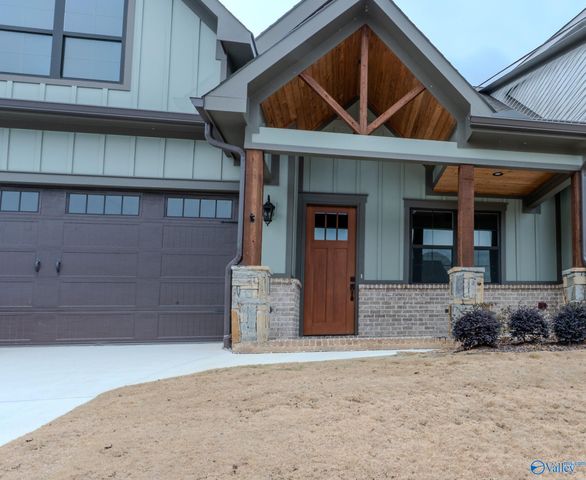 171 Whistling Straits Way, Guntersville, AL 35976