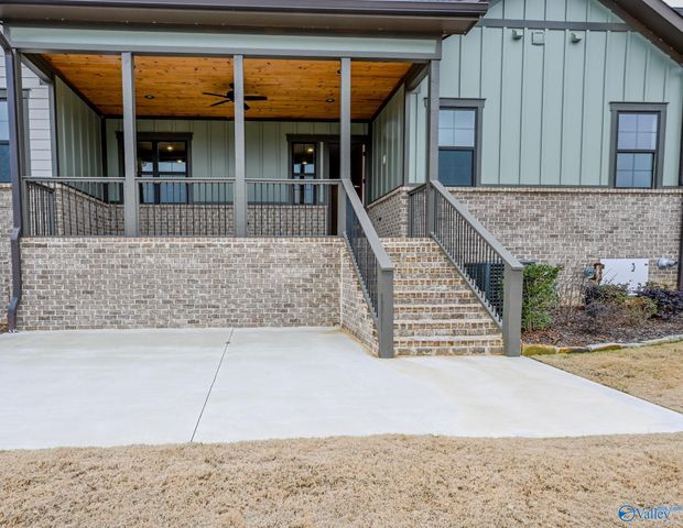 171 Whistling Straits Way, Guntersville, AL 35976