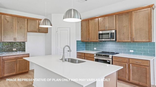204 Rivers Edge DR, Georgetown, TX 78628