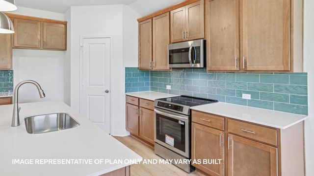 204 Rivers Edge DR, Georgetown, TX 78628