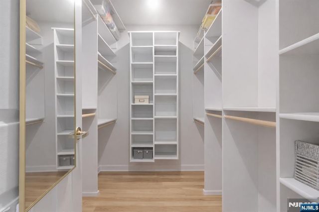 21 Grand Cove Way, Edgewater, NJ 07020