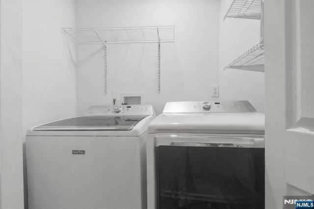 21 Grand Cove Way, Edgewater, NJ 07020