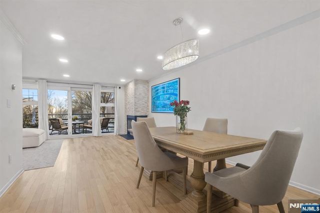 21 Grand Cove Way, Edgewater, NJ 07020