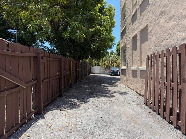 514 El Vedado, West Palm Beach, FL 33405