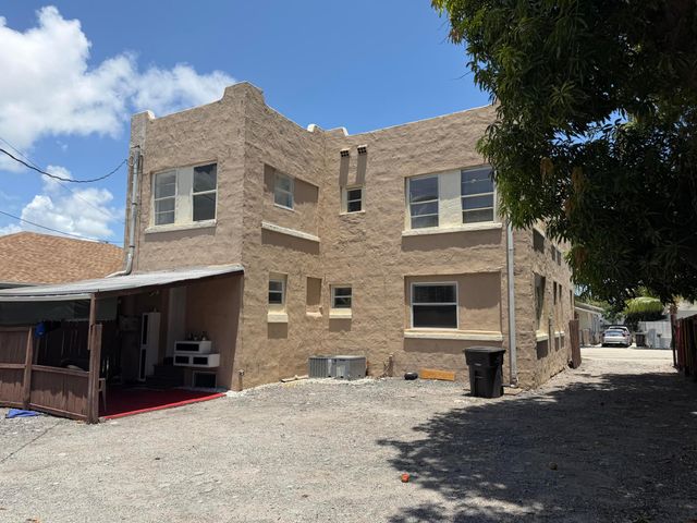 514 El Vedado, West Palm Beach, FL 33405