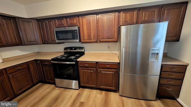 33 BADGER GATE CT, Baltimore, MD 21228