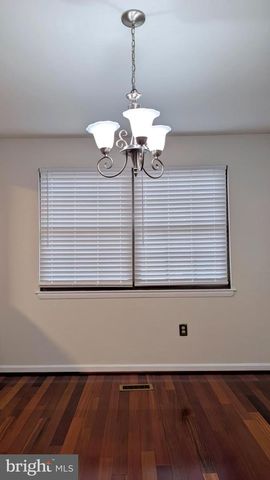 33 BADGER GATE CT, Baltimore, MD 21228