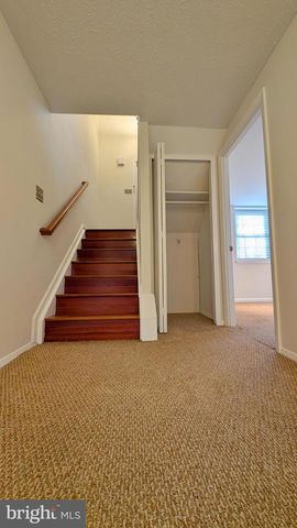 33 BADGER GATE CT, Baltimore, MD 21228