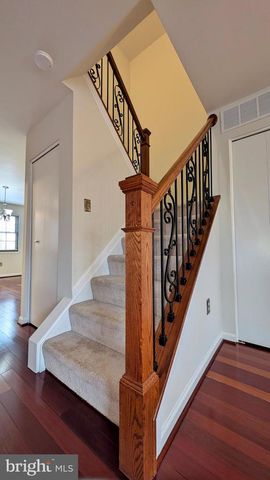 33 BADGER GATE CT, Baltimore, MD 21228