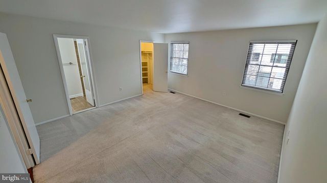 33 BADGER GATE CT, Baltimore, MD 21228