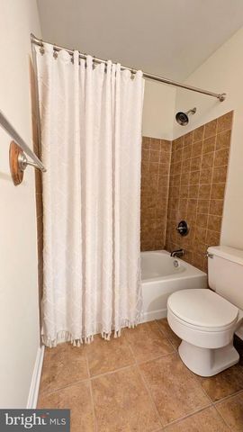 33 BADGER GATE CT, Baltimore, MD 21228