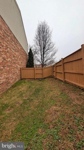 33 BADGER GATE CT, Baltimore, MD 21228