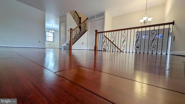 33 BADGER GATE CT, Baltimore, MD 21228