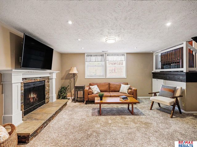 2246 N 128 Circle, Omaha, NE 68164