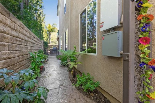 22019 Gold Canyon Drive, Saugus, CA 91390