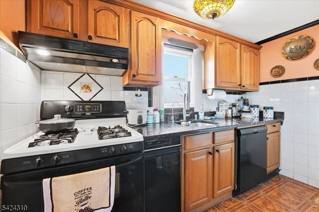 4701 Aschoff Pl, North Bergen Twp., NJ 07047