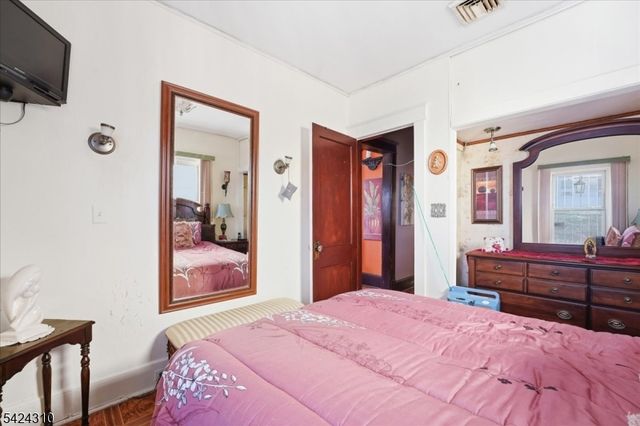 4701 Aschoff Pl, North Bergen Twp., NJ 07047