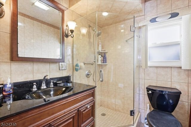 4701 Aschoff Pl, North Bergen Twp., NJ 07047