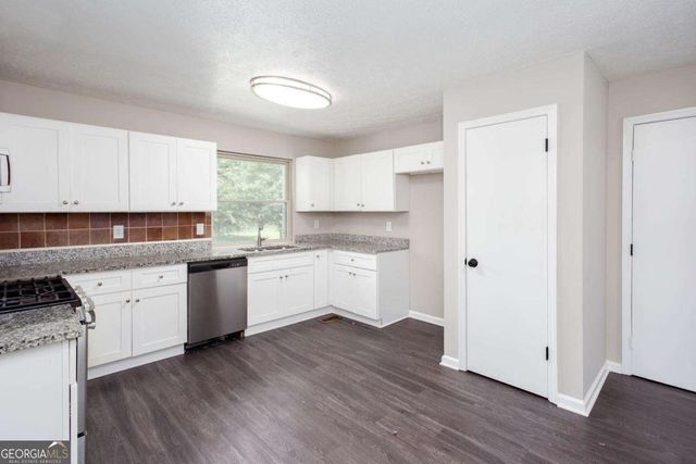 1931 Brennan Way, Lithia Springs, GA 30122