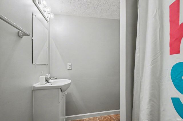 23780 Julep Julep Court, South Bend, IN 46614