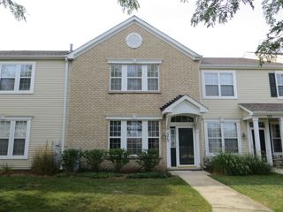 273 Springbrook Trail S 273, Oswego, IL 60543