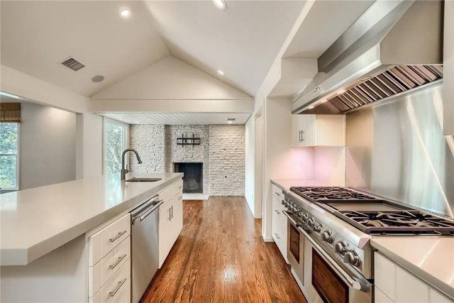 718 Bermuda ST, Lakeway, TX 78734